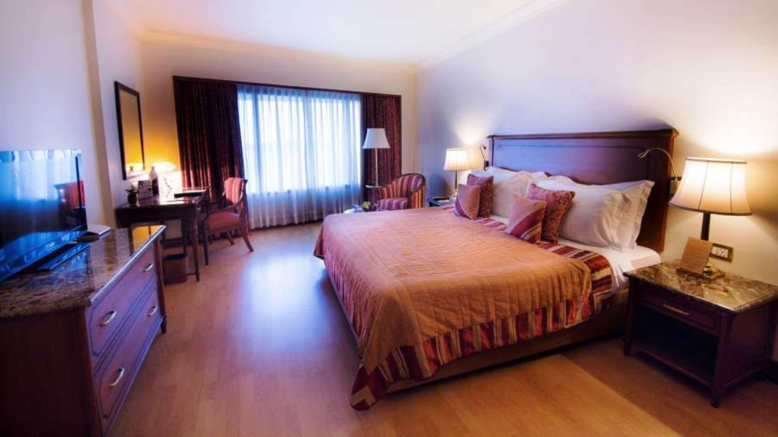 The Orchid Hotel Mumbai Vile Parle Exterior foto A room at the hotel