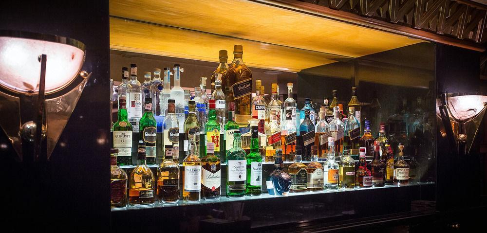 The Orchid Hotel Mumbai Vile Parle Exterior foto A selection of spirits